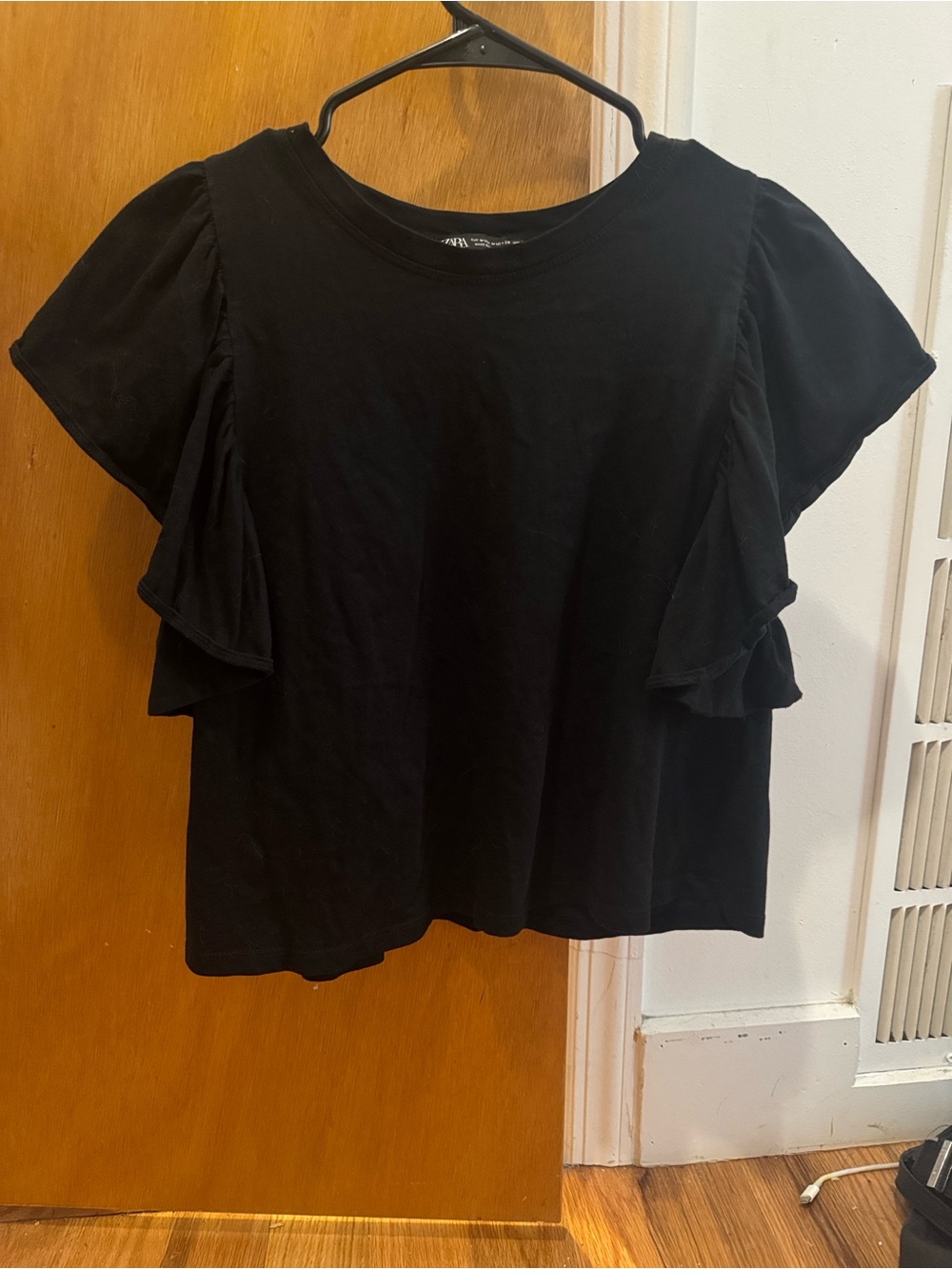Zara Size M Black Ruffle Sleeve Women's Top